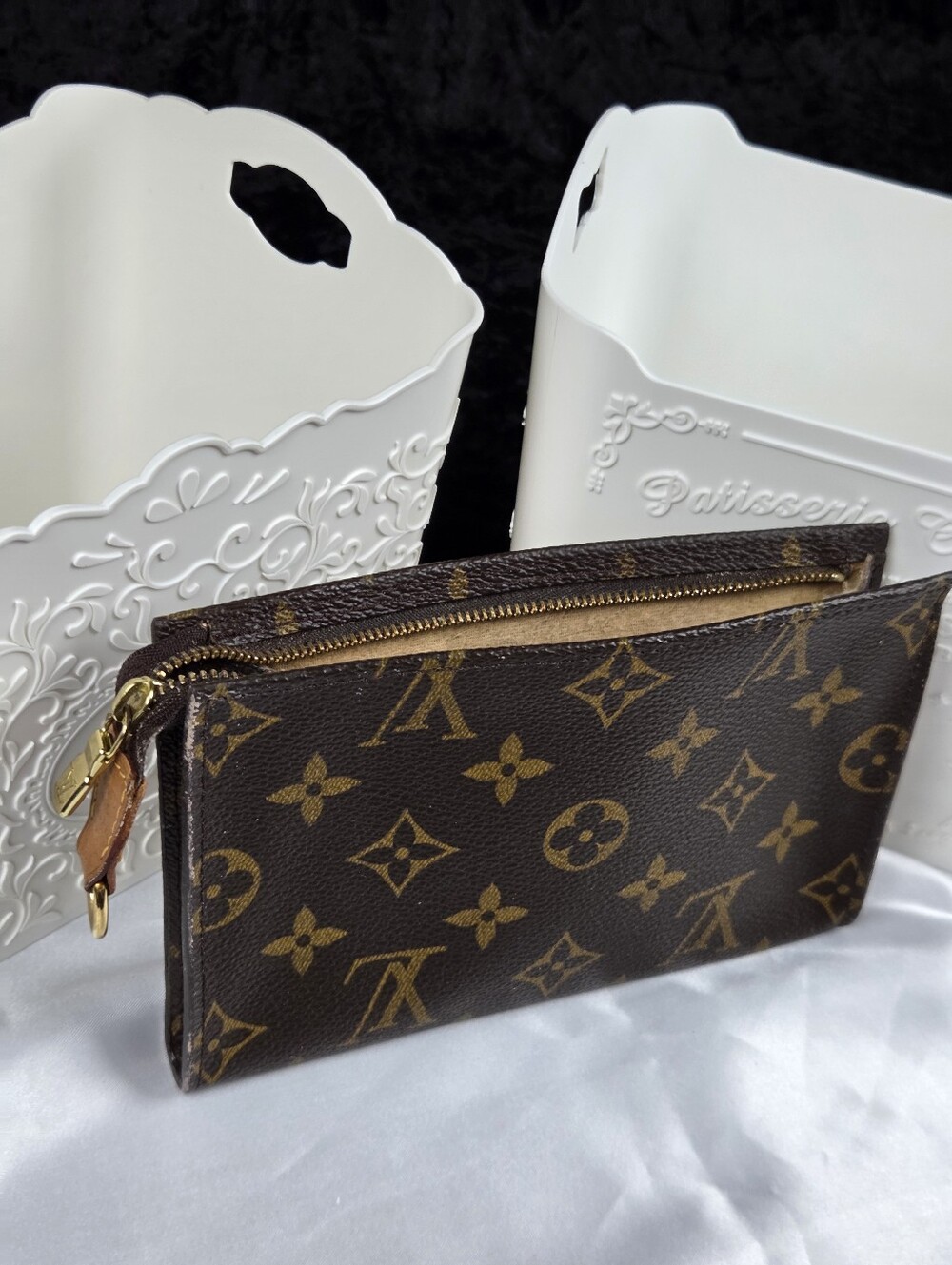 Louis Vuitton Monogram Vintage Pochette Clutch Cosmetic Pouch - Picture 13 of 14
